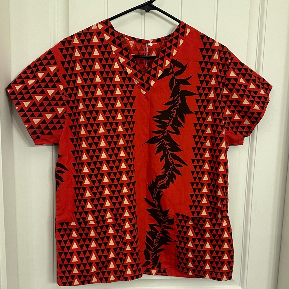Hawaii tribal print red/black scrub top. Size small